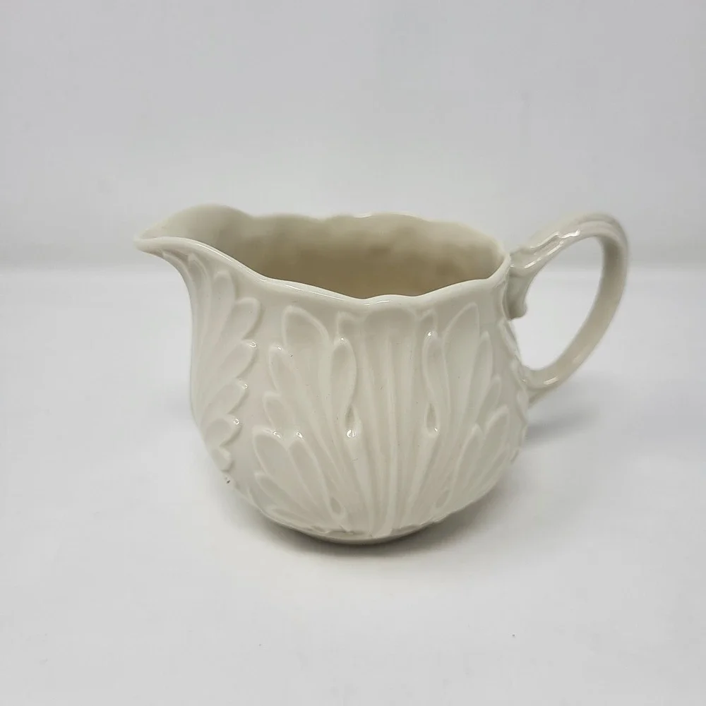 Lenox‎ Cottage Collection creamer ivory embossed acanthus Leaf No Trim